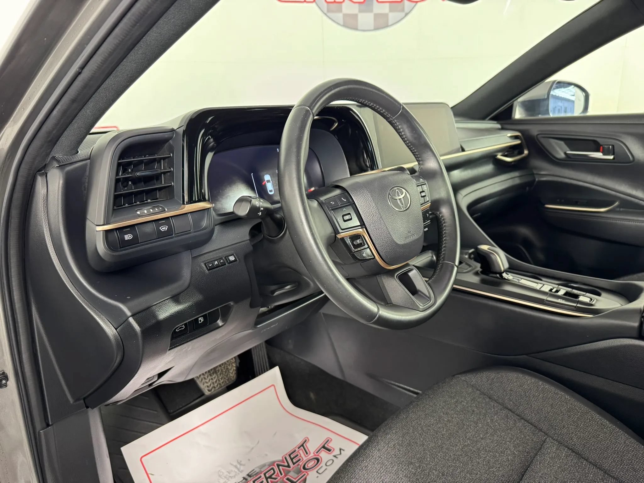 Used 2023 Toyota Crown AWD/4WD image 10