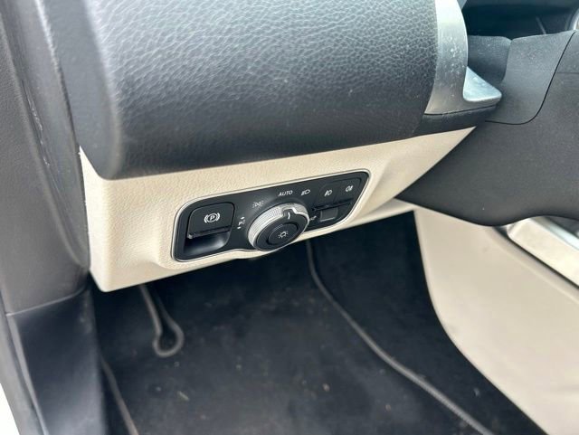 Used 2021 Mercedes-Benz GLB 250 image 28