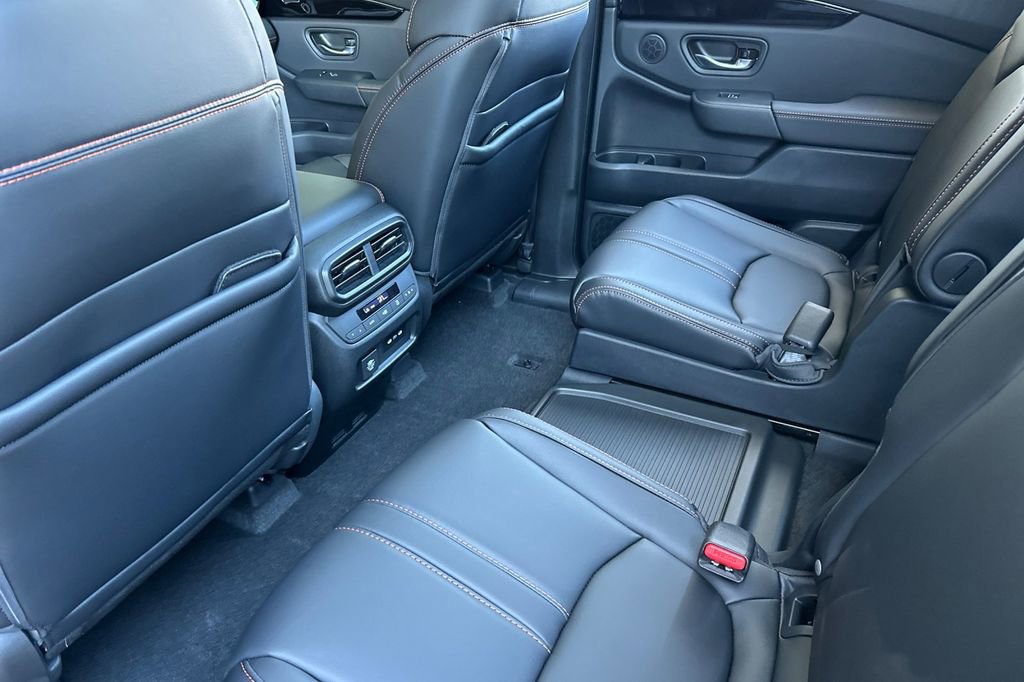 New 2025 Honda Pilot TrailSport image 13