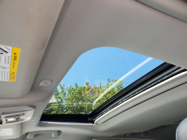 Used 2023 Toyota Highlander XLE AWD/4WD image 33