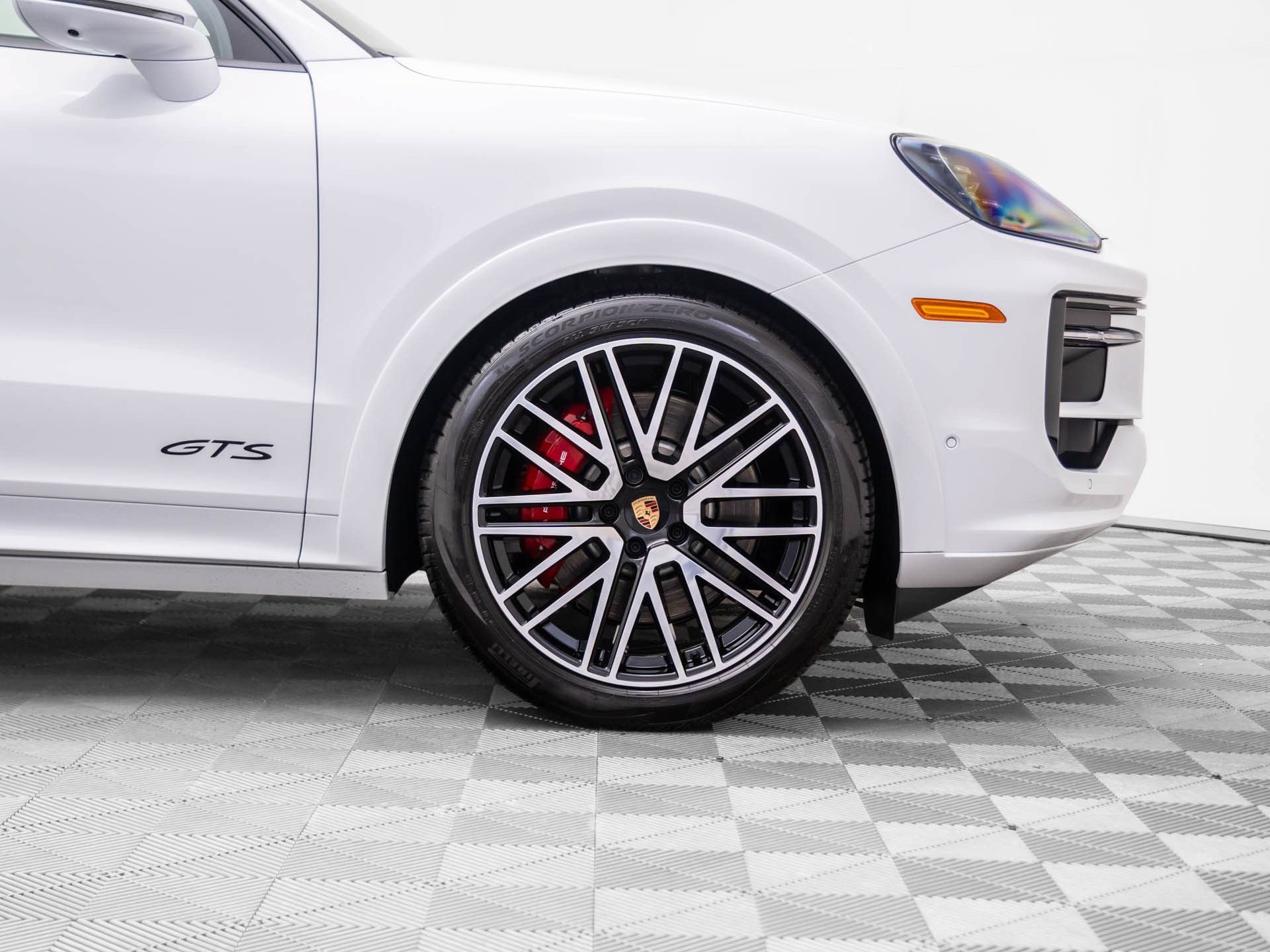 Used 2026 Porsche Cayenne GTS AWD/4WD image 33
