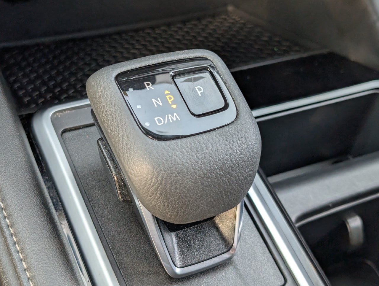Used 2024 Nissan Pathfinder SV FWD image 22