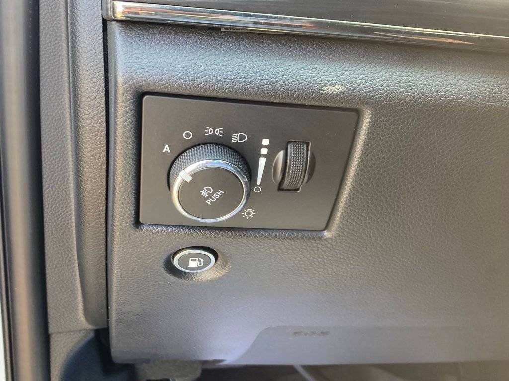 Used 2020 Jeep Grand Cherokee Limited X AWD/4WD image 17