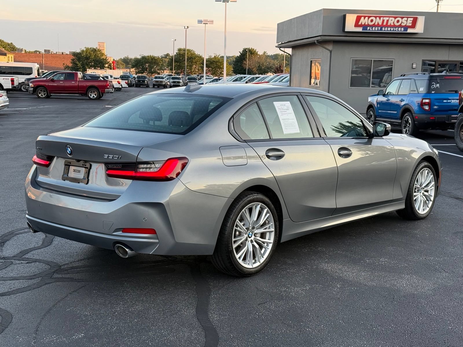 Used 2023 BMW 330i xDrive Sedan AWD/4WD image 4