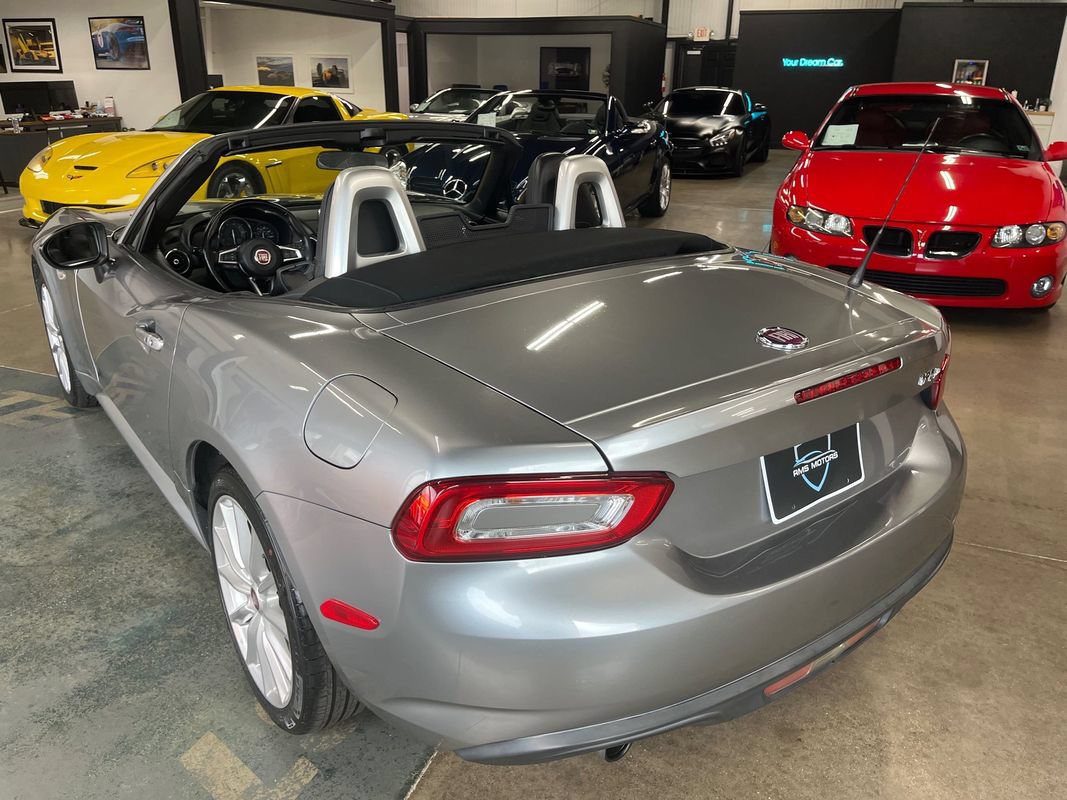 Used 2017 FIAT 124 Spider Lusso RWD image 12