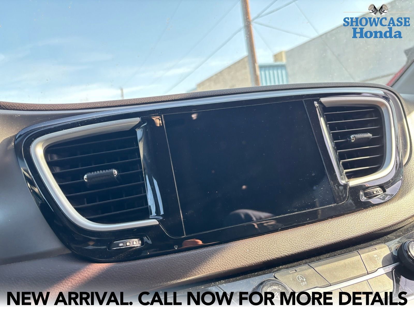 Used 2017 Chrysler Pacifica Touring Plus w/ Tire & Wheel Group image 8