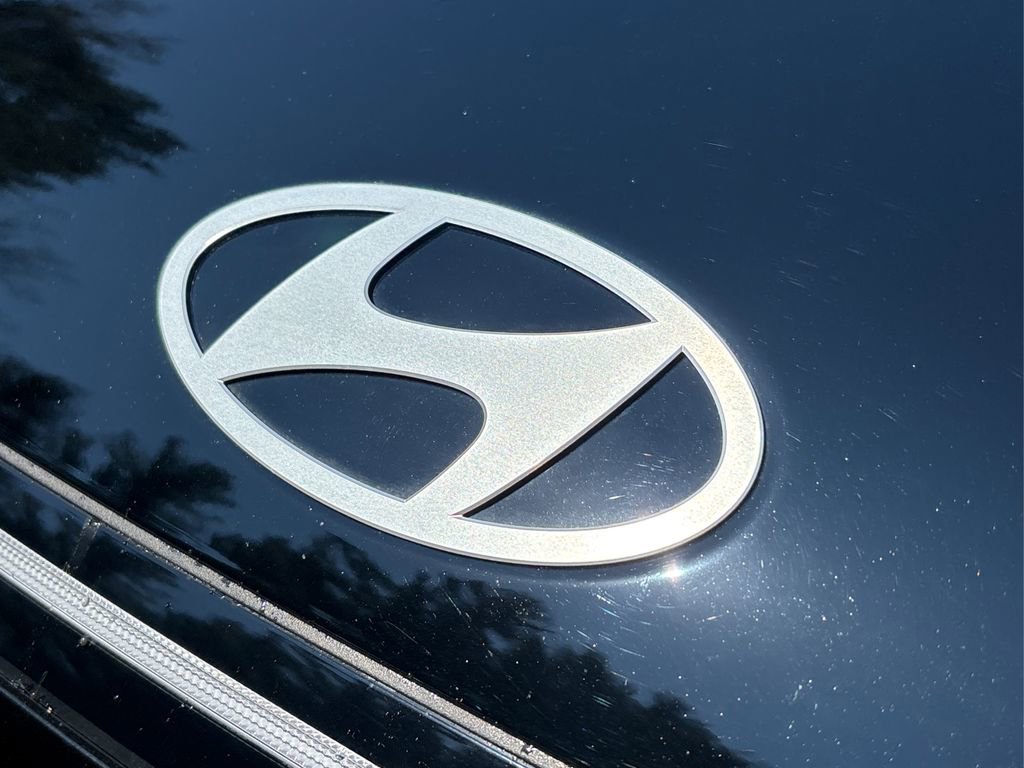 Certified 2025 Hyundai Kona SE image 14