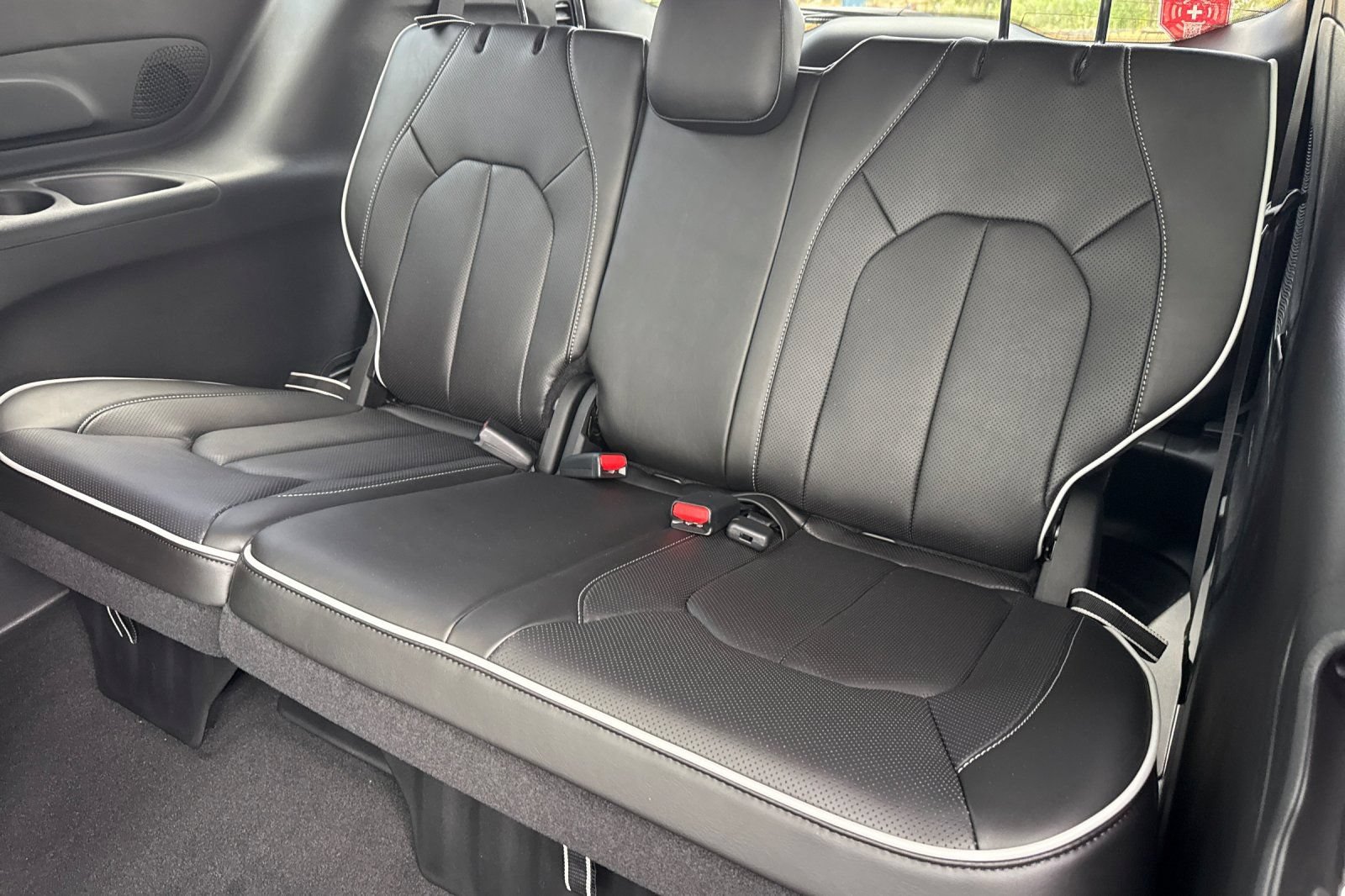 New 2027 Chrysler Pacifica Limited AWD/4WD image 14