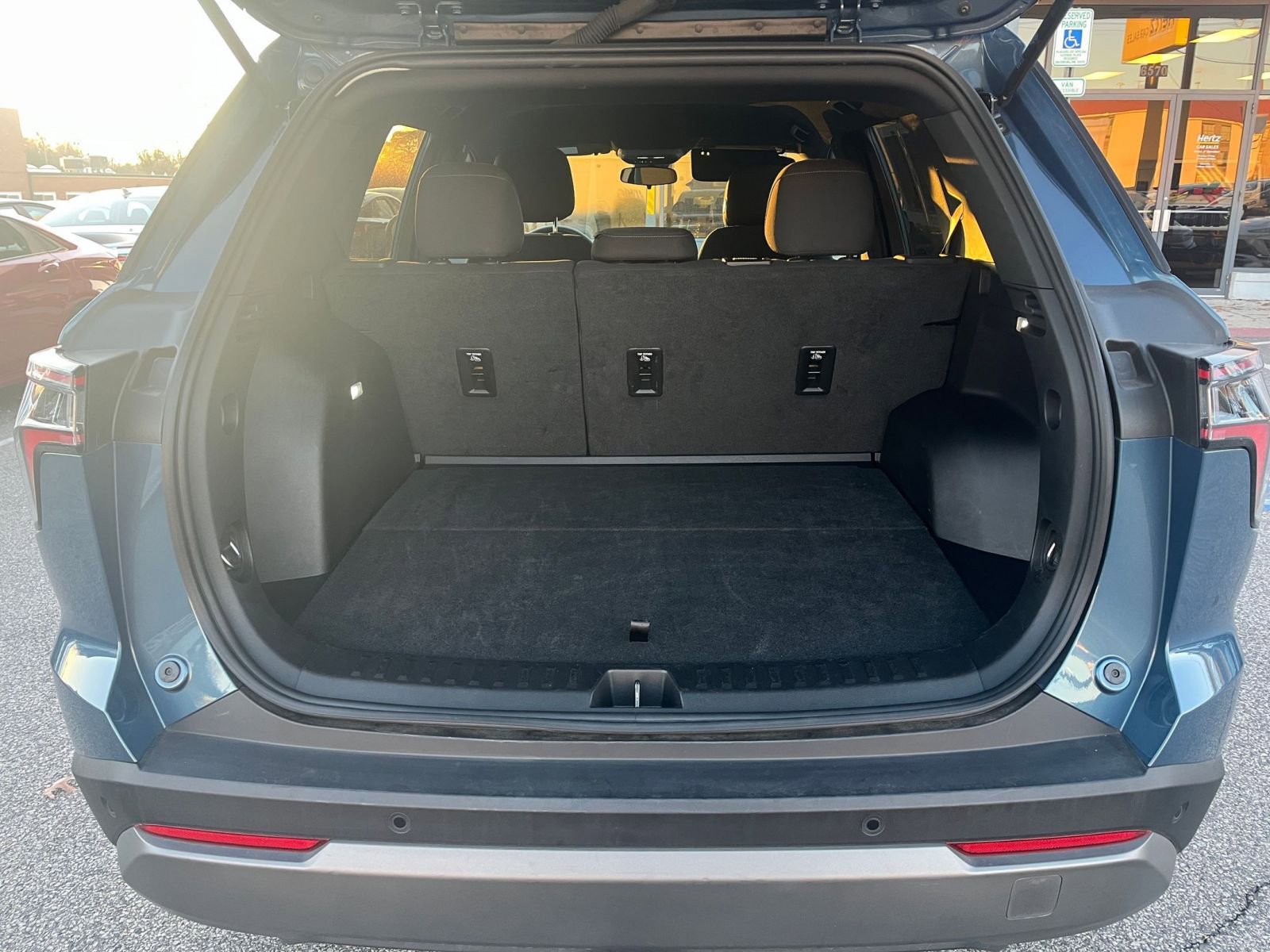 Used 2025 Chevrolet Equinox LT image 31