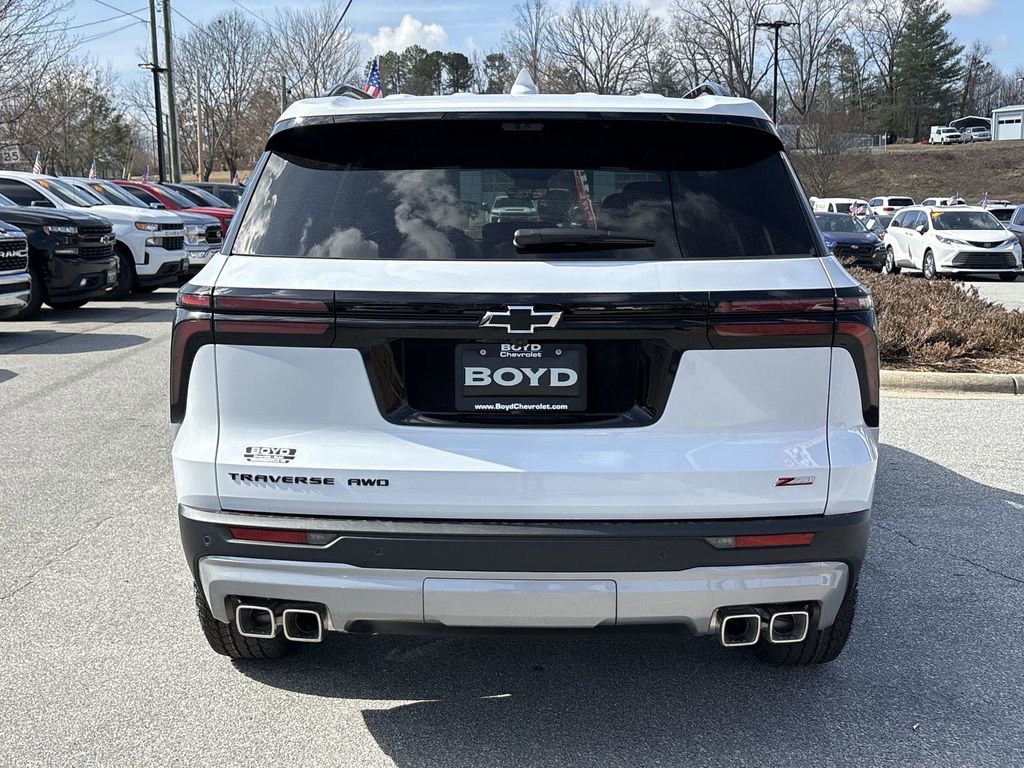 New 2026 Chevrolet Traverse Z71 w/ Enhanced Driving Package image 8