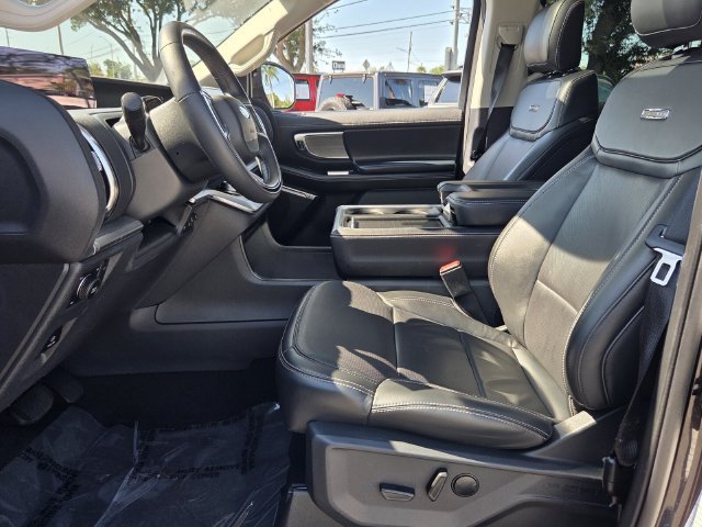 Certified 2025 Ford Expedition Platinum AWD/4WD image 12