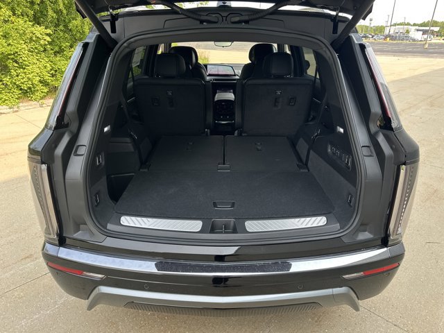 New 2026 Cadillac Vistiq Sport w/ LPO, Floor Liner Package image 41
