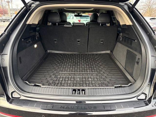 Certified 2023 Lincoln Nautilus Reserve w/ Monochromatic Package image 28