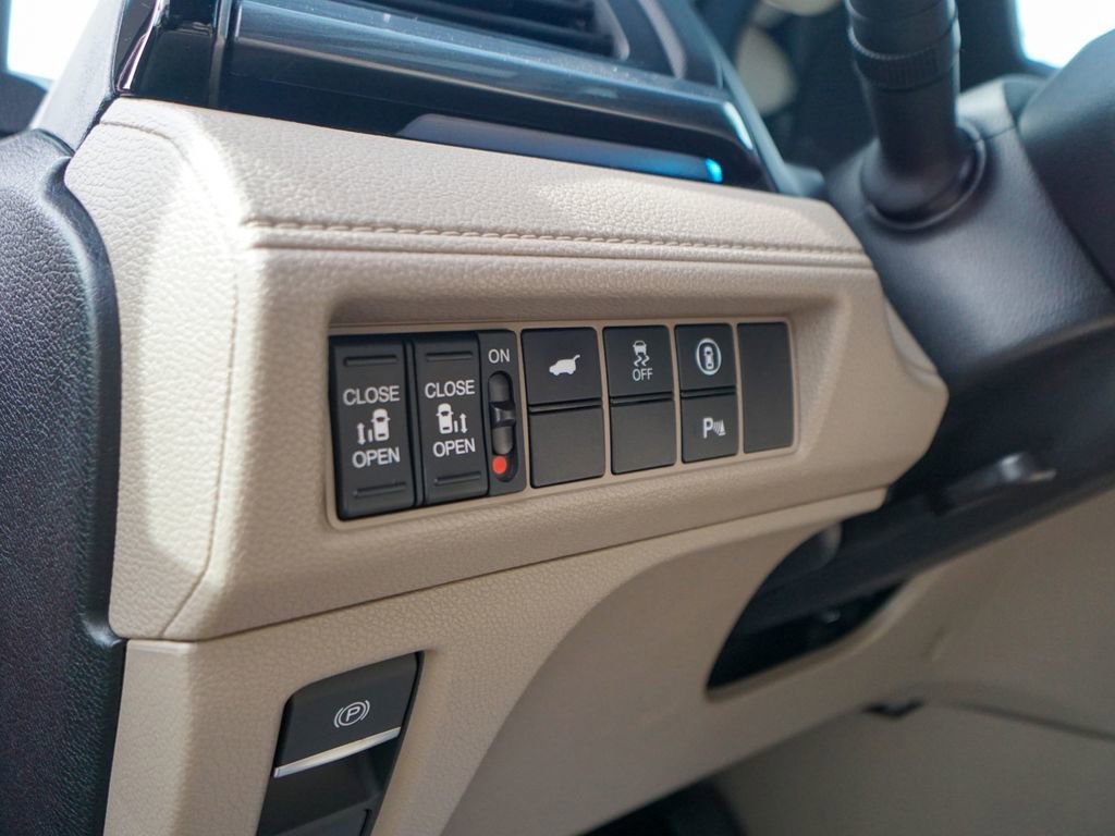 Used 2023 Honda Odyssey Elite image 18