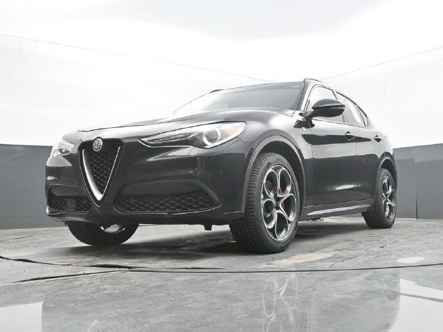 Used 2022 Alfa Romeo Stelvio Ti w/ Active Assist Plus Package AWD/4WD image 52