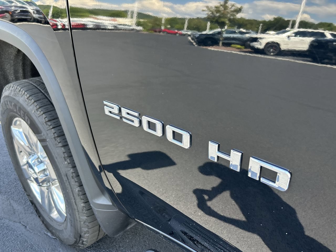 Used 2020 Chevrolet Silverado 2500 LTZ w/ LTZ Premium Package AWD/4WD image 13