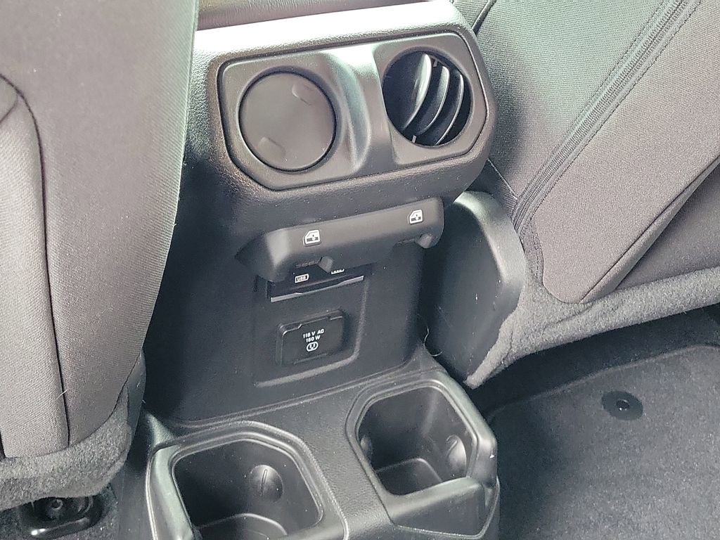 Used 2023 Jeep Wrangler Unlimited Sahara AWD/4WD image 15