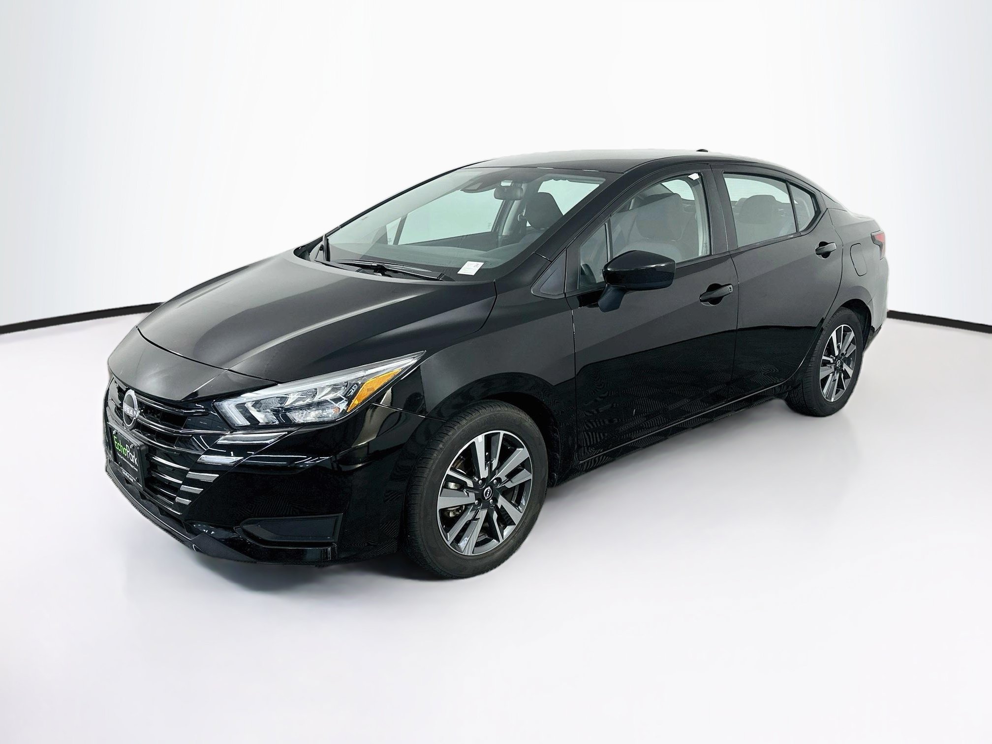 Used 2025 Nissan Versa SV FWD image 3