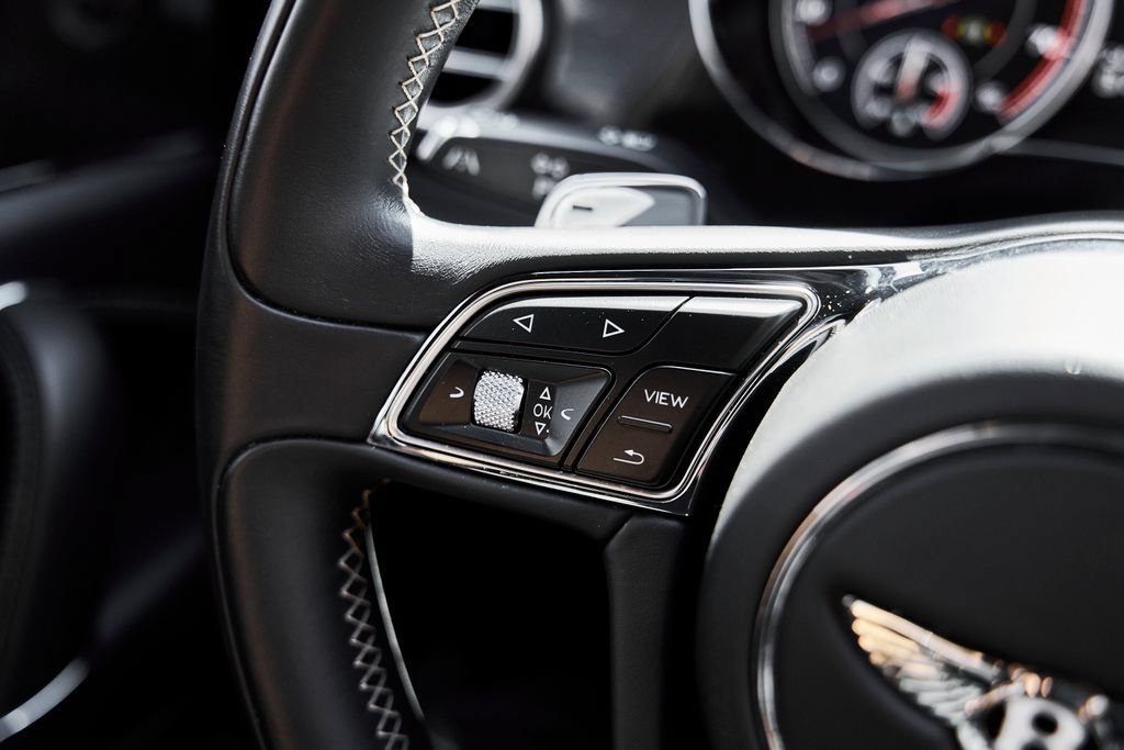 Used 2017 Bentley Bentayga AWD/4WD image 52