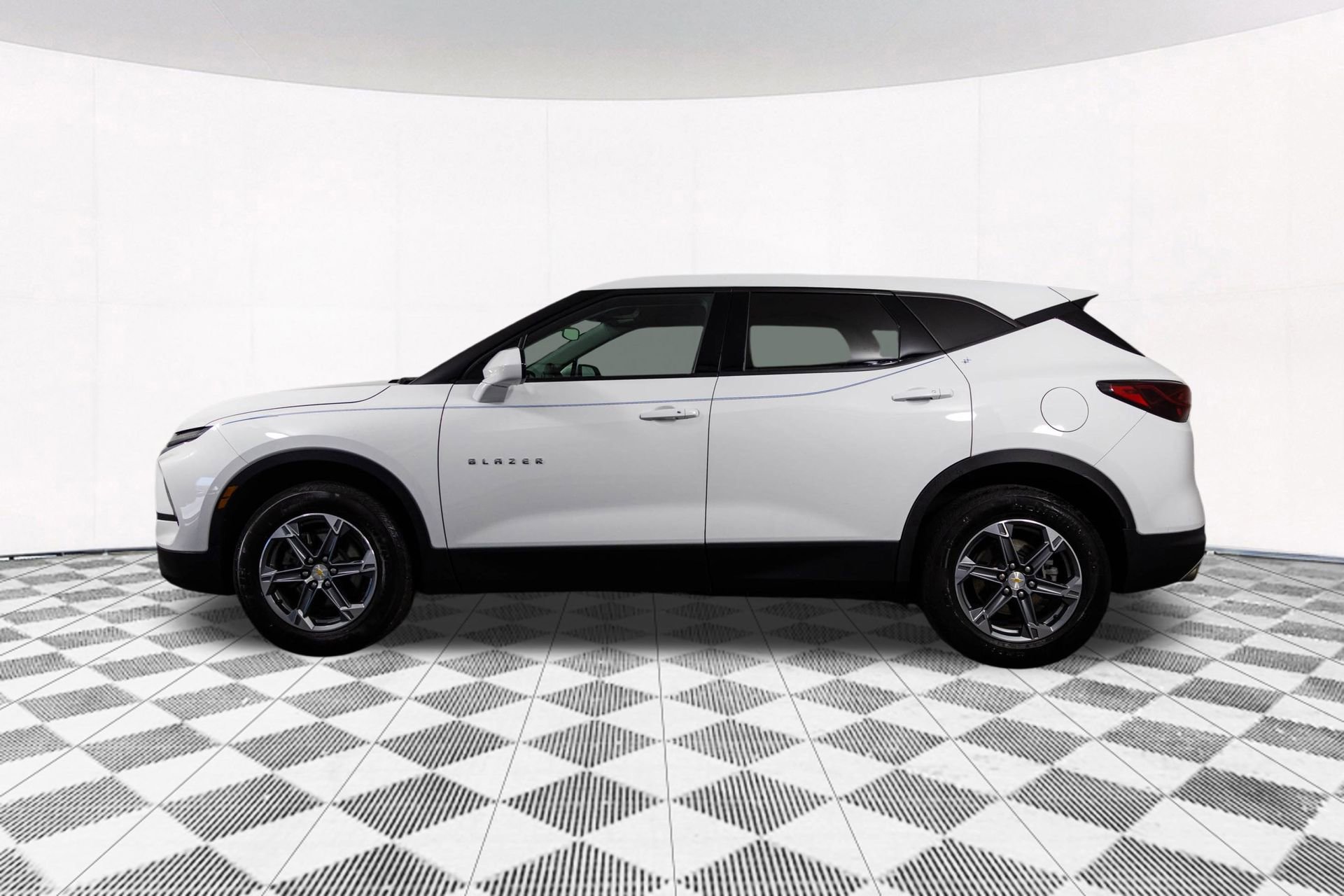 Certified 2023 Chevrolet Blazer LT w/ Driver Confidence Package image 11