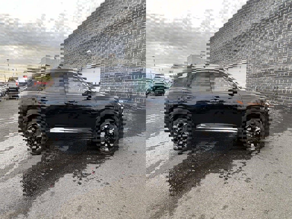 New 2026 Nissan Kicks SR w/ Cold Weather Package image 6