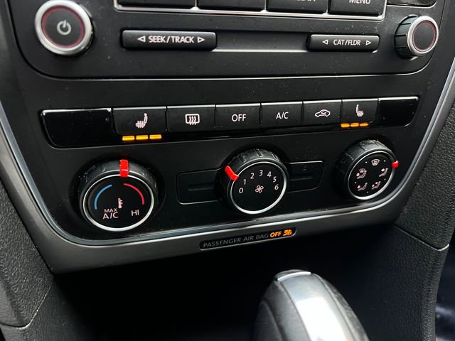 Used 2014 Volkswagen Passat Wolfsburg Edition image 23