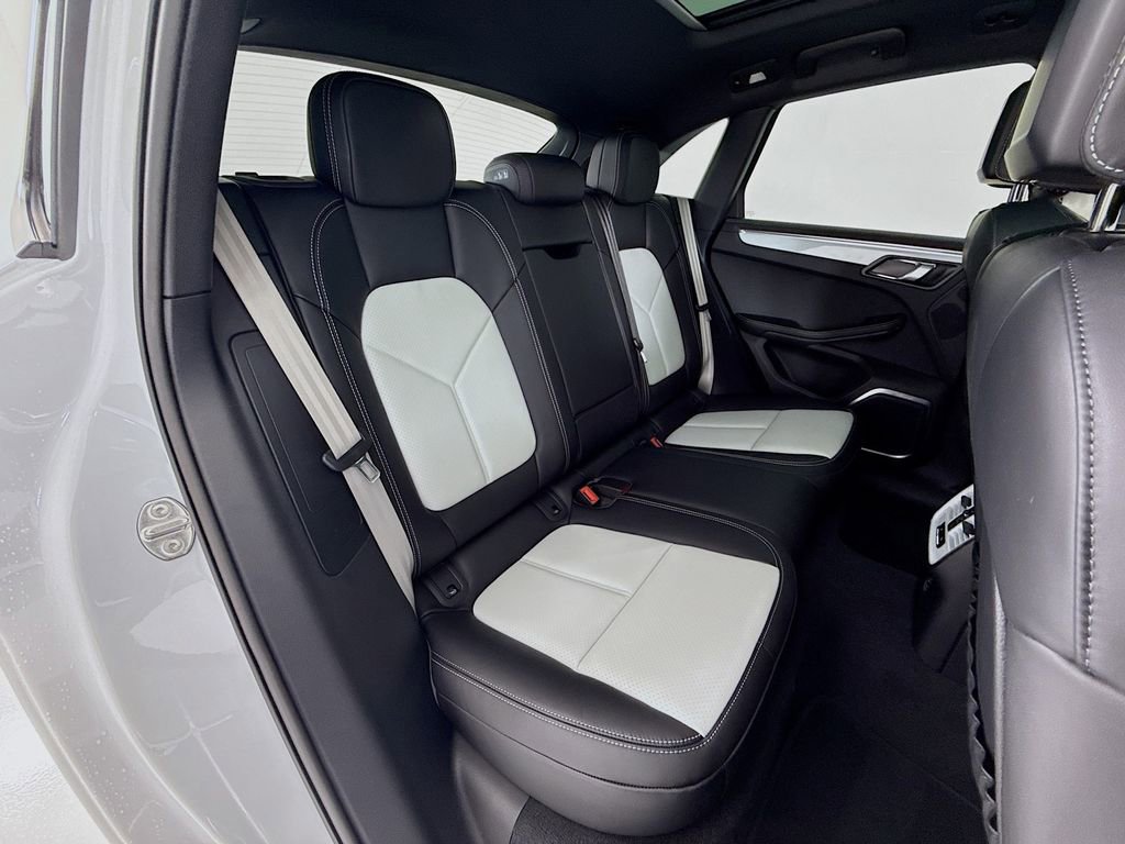 New 2026 Porsche Macan GTS image 29