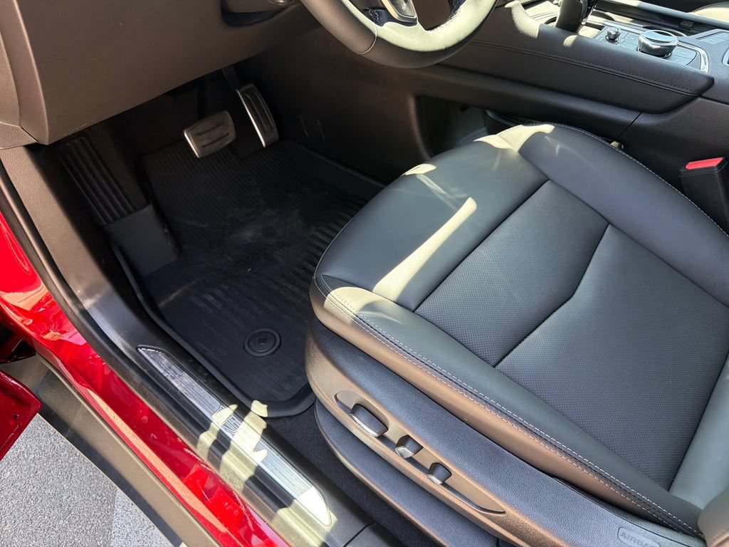 New 2026 Cadillac XT5 Sportv w/ LPO, Floor Liner Package AWD/4WD image 19