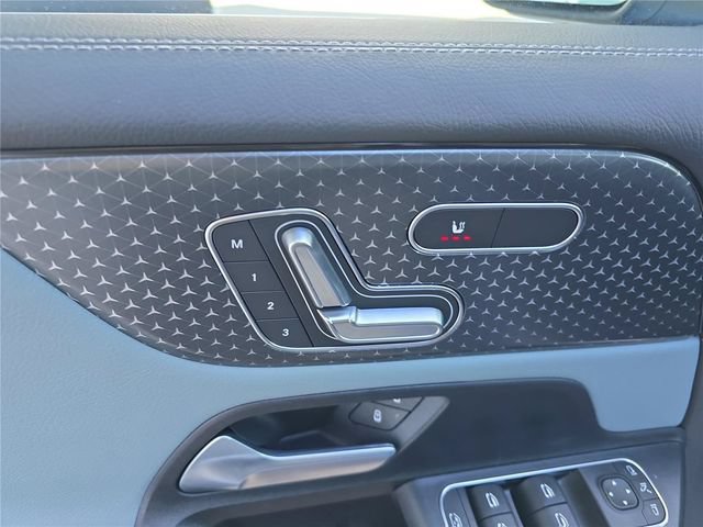 Used 2026 Mercedes-Benz GLB 250 4MATIC image 22