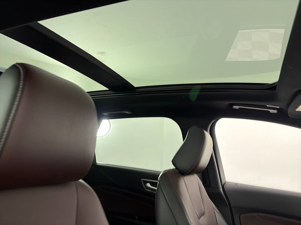 Used 2020 Ford Edge Titanium w/ Equipment Group 301A image 32