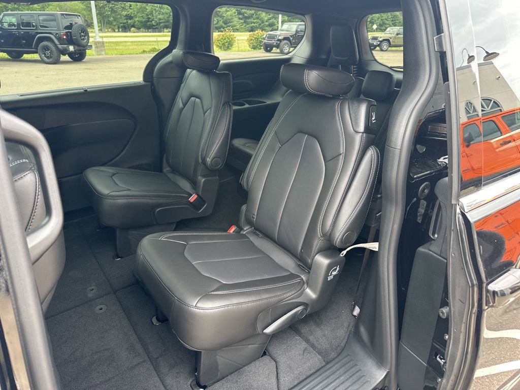 New 2026 Chrysler Pacifica Select image 20