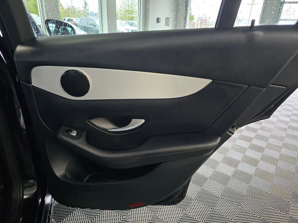 Used 2022 Mercedes-Benz GLC 300 image 41