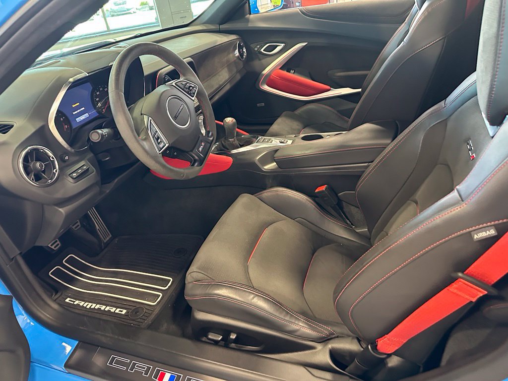 Used 2022 Chevrolet Camaro ZL1 RWD image 9