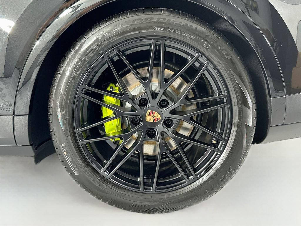 New 2026 Porsche Cayenne S AWD/4WD image 33