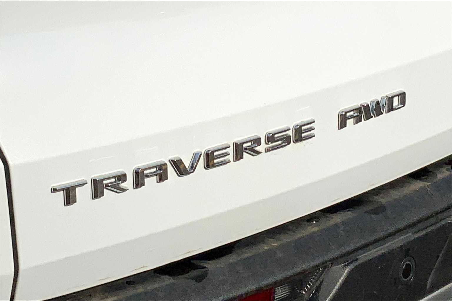 Used 2024 Chevrolet Traverse LT image 30