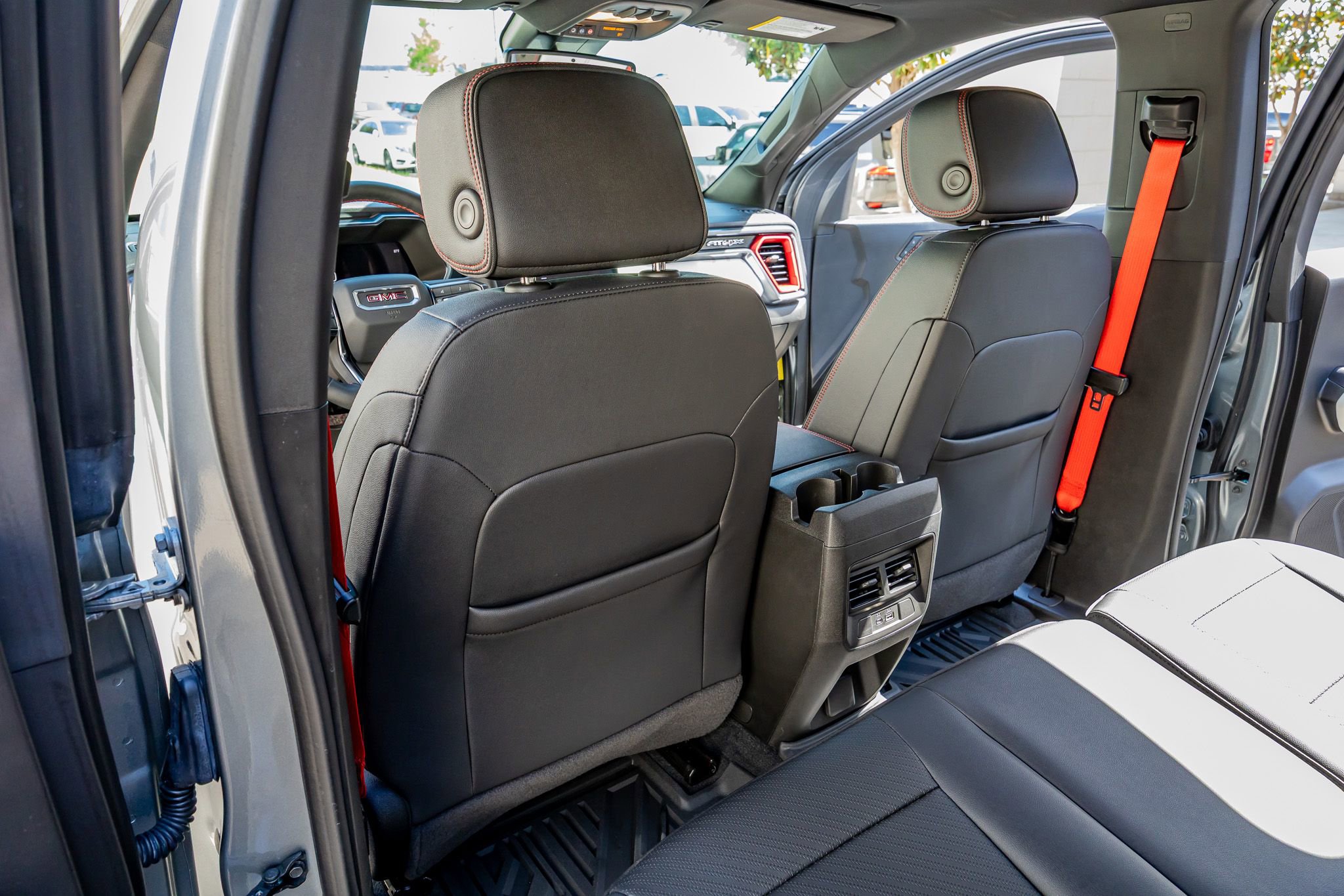 Used 2024 GMC Canyon AT4X image 34