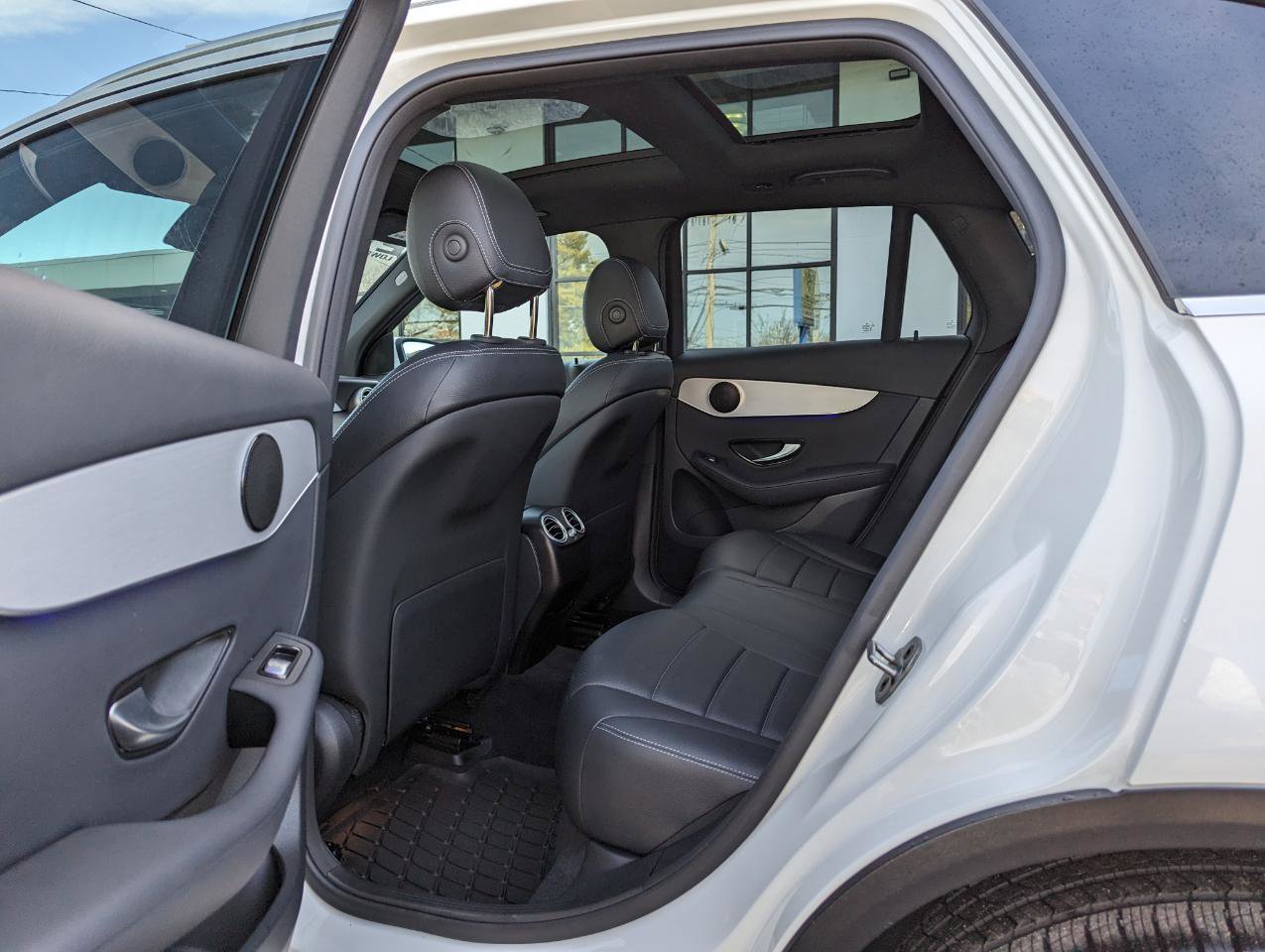 Used 2021 Mercedes-Benz GLC 300 GLC 300 4MATIC SUV image 40