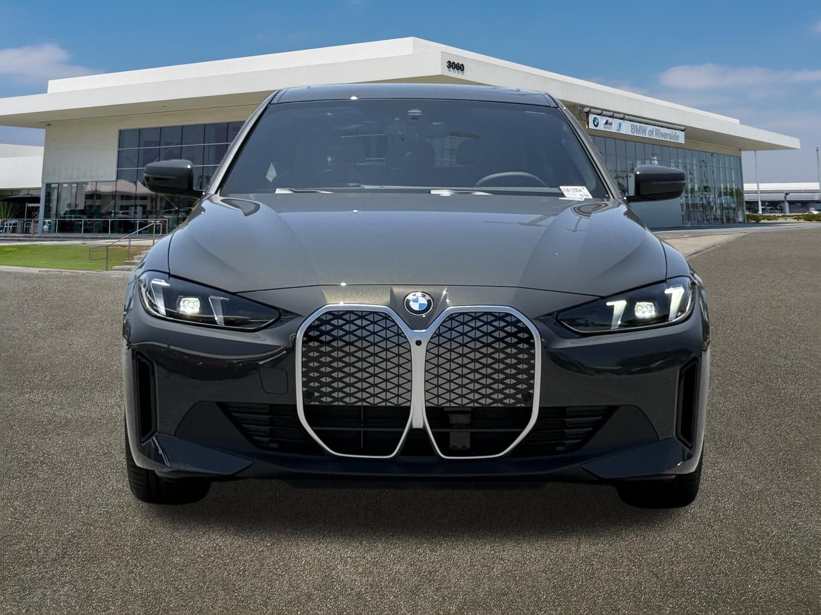 New 2026 BMW i4 eDrive40 w/ Parking Assistance Package RWD image 3