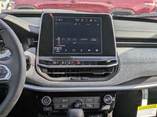 New 2026 Jeep Compass Latitude image 16