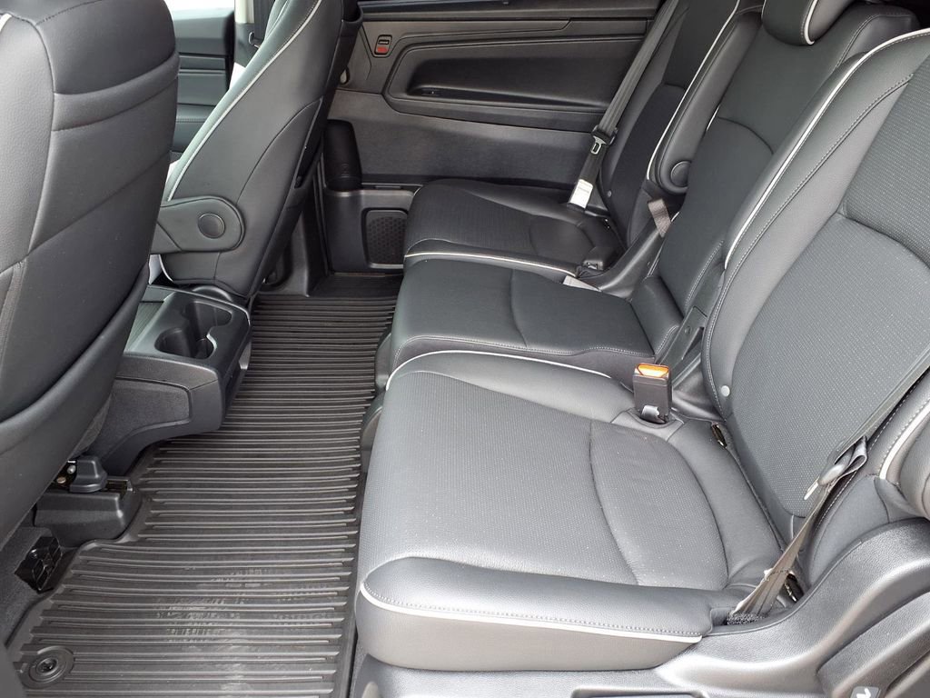 Used 2025 Honda Odyssey Elite image 12