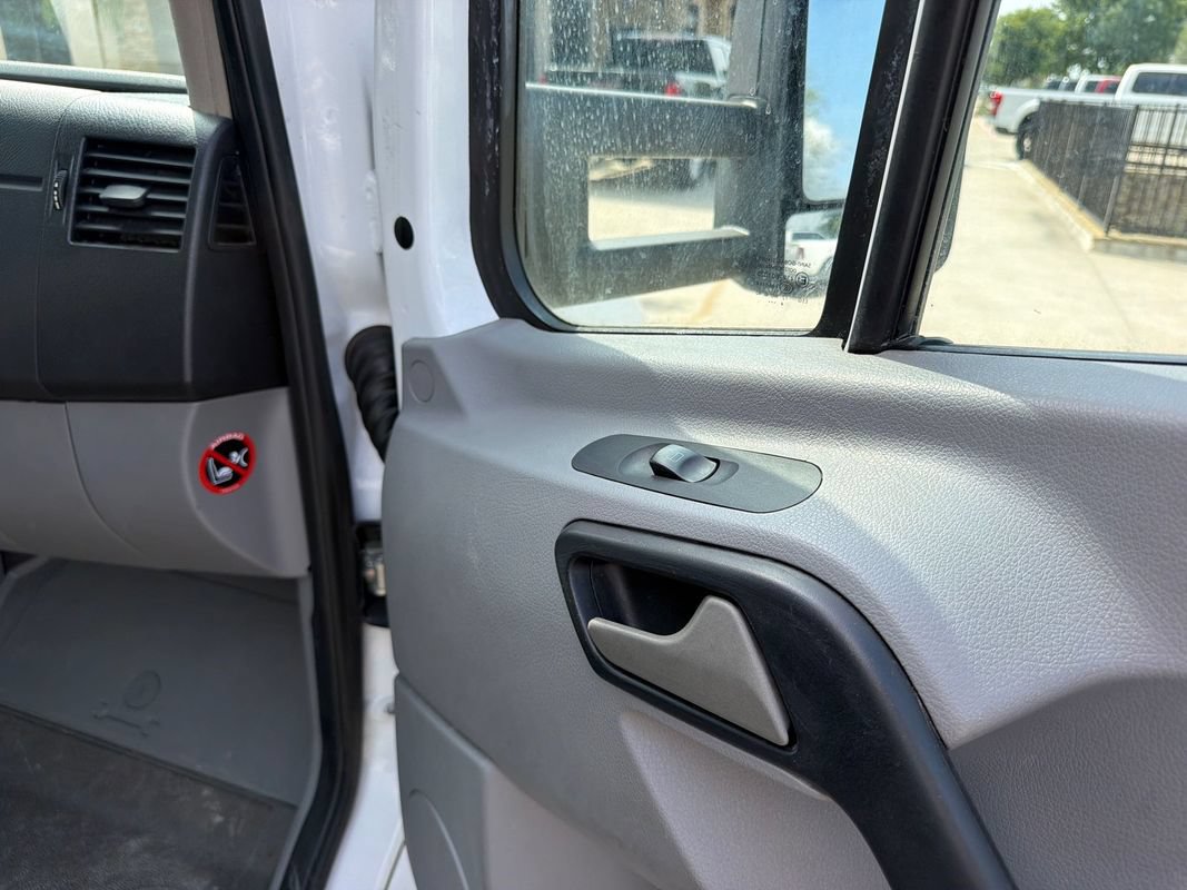 Used 2015 Mercedes-Benz Sprinter 3500 image 26