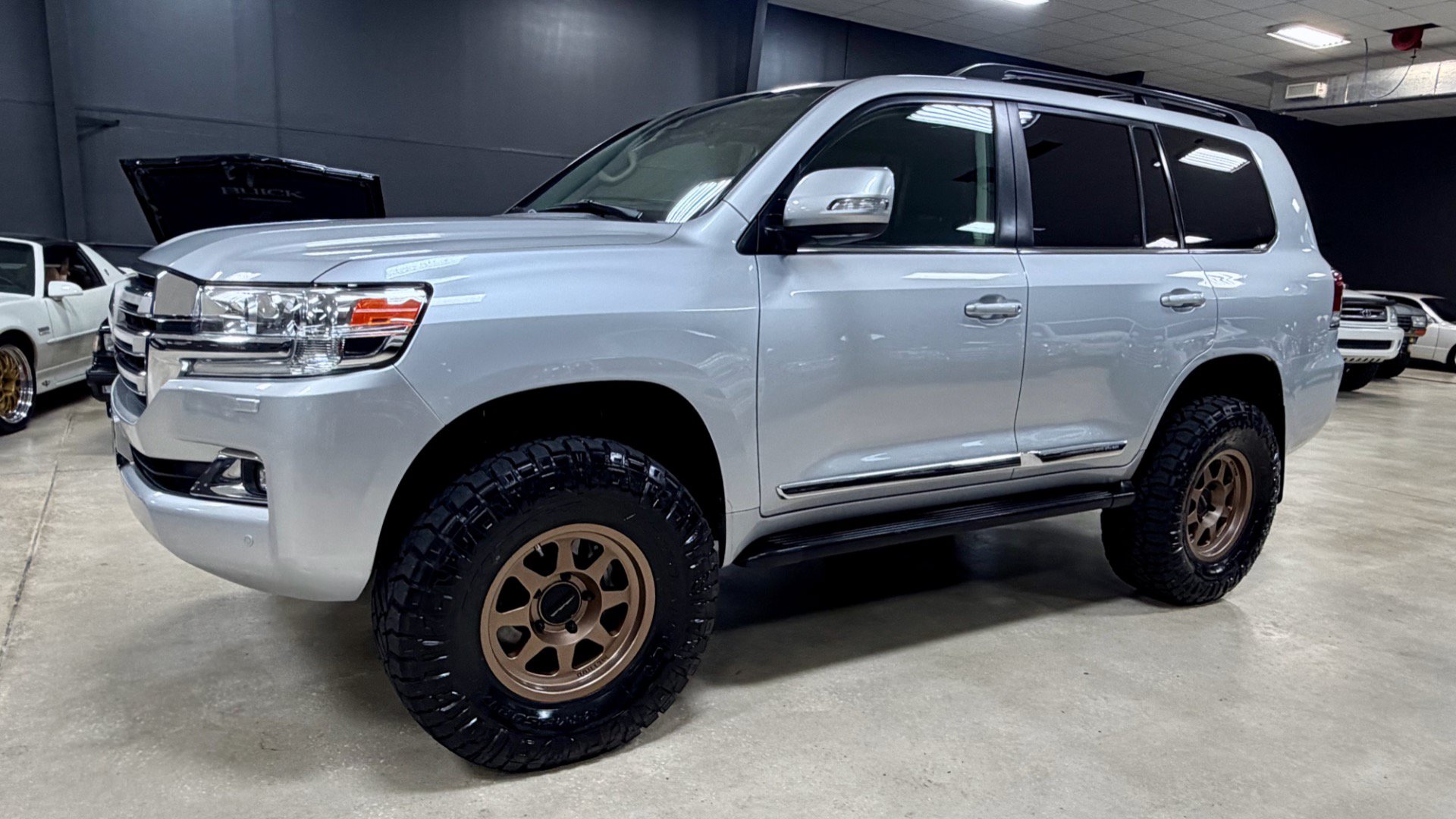 Used 2016 Toyota Land Cruiser AWD/4WD image 16