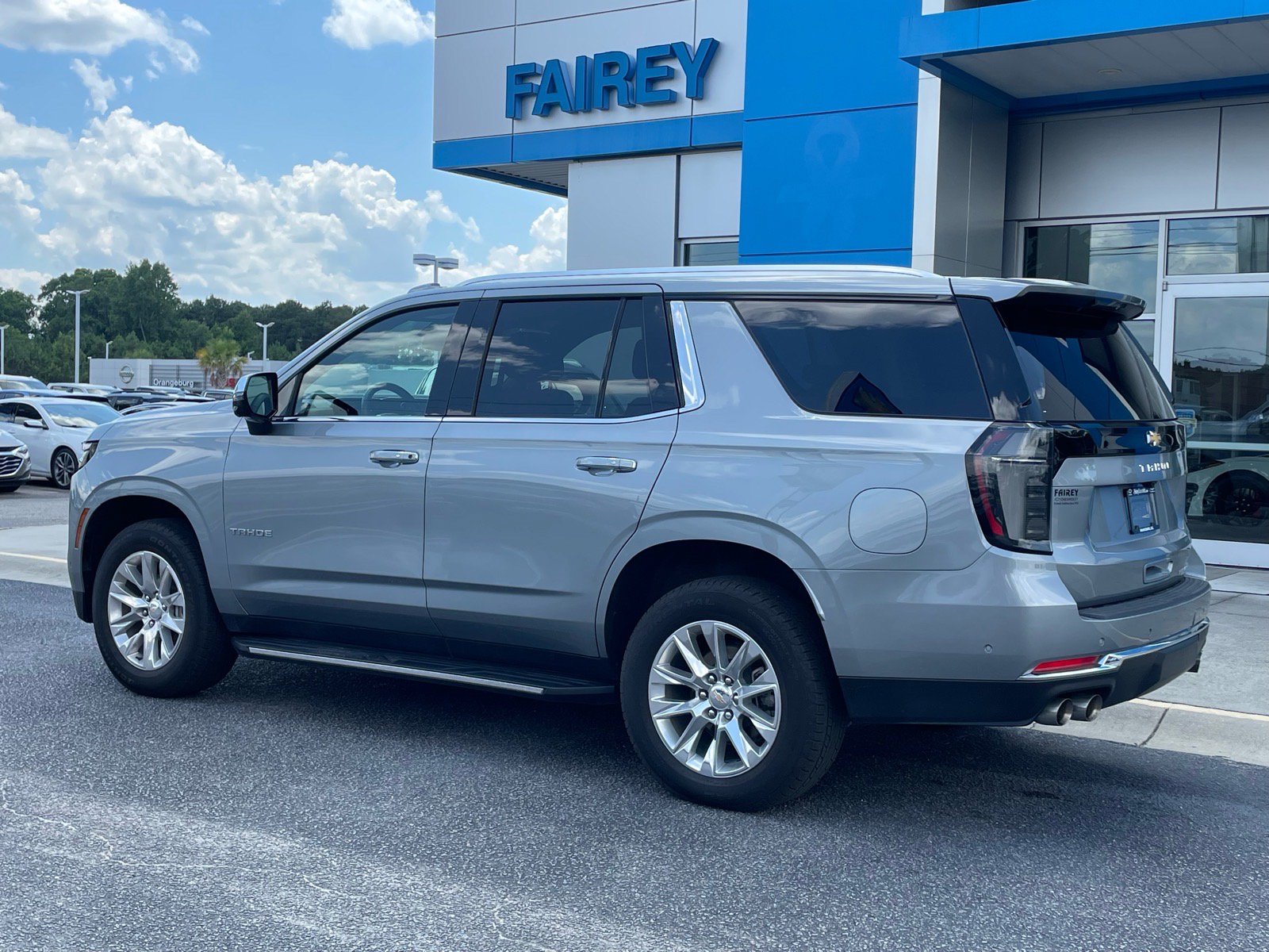 Used 2025 Chevrolet Tahoe Premier RWD image 3