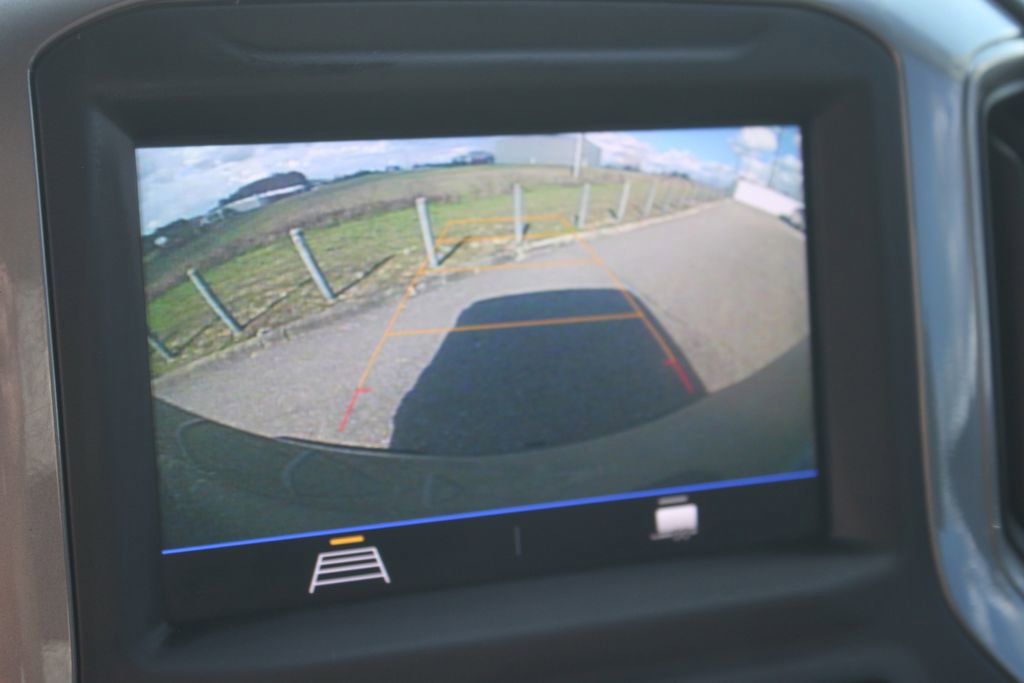 Used 2020 Chevrolet Silverado 1500 Custom w/ Custom Value Package image 15