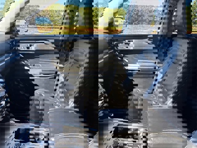 Used 2021 Ford Explorer XLT w/ Equipment Group 202A image 12