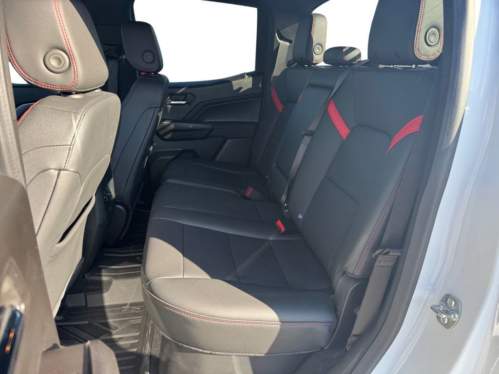 Used 2024 Chevrolet Colorado Z71 w/ Z71 Convenience Package 2 image 16