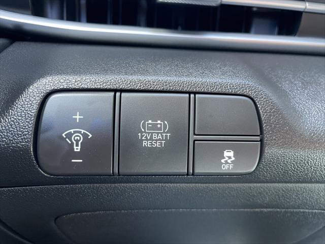 New 2025 Hyundai Elantra Limited image 28