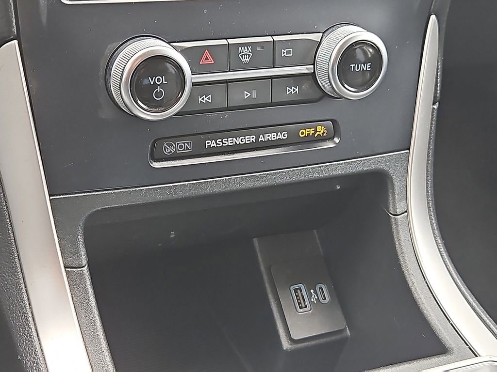 Used 2024 Ford Edge SEL AWD/4WD image 17