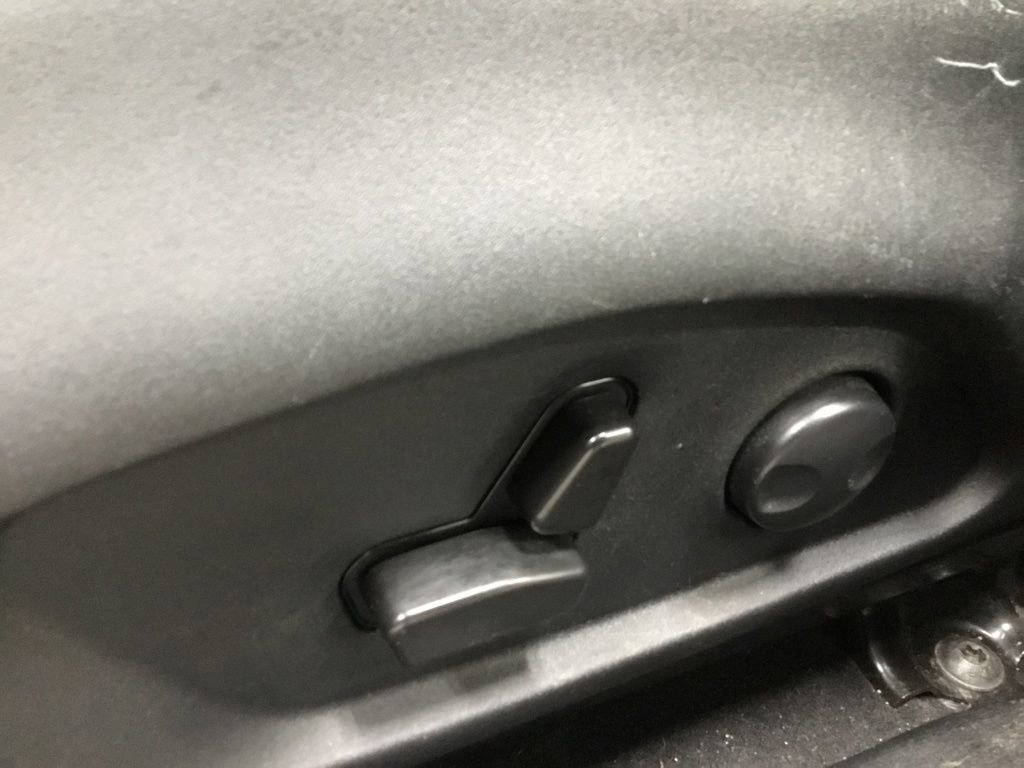 Used 2022 Jeep Compass Limited w/ (RED) Package image 9