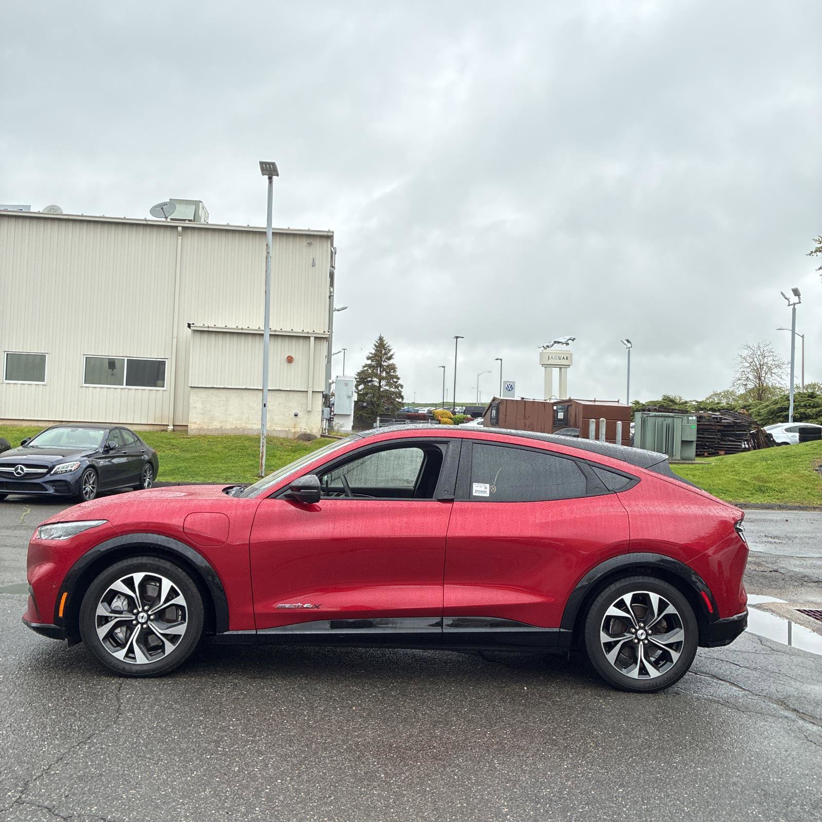 Used 2021 Ford Mustang Mach-E Premium AWD/4WD image 3